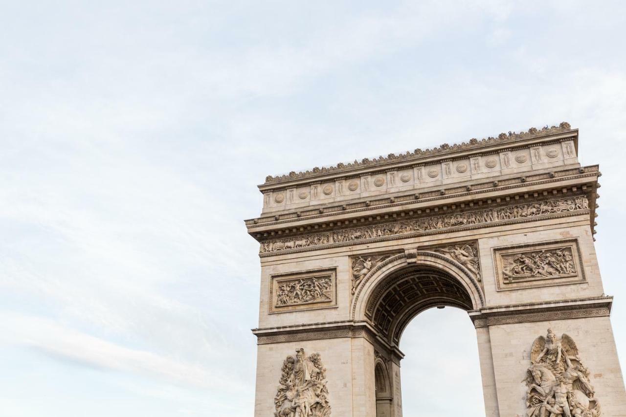 Apartment Veeve - Crisp Whites In The 16th Paris
